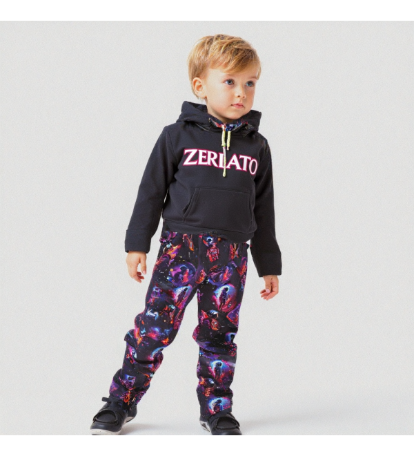 T-ASTRONAUTA: Pantalones negros impermeables con forro de fleece y estampado de astronauta.